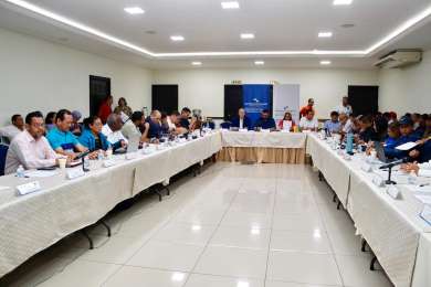 Trabajadores y empleadores chiricanos participan en reunin con la Comisin Nacional de Salario Mnimo en Panam