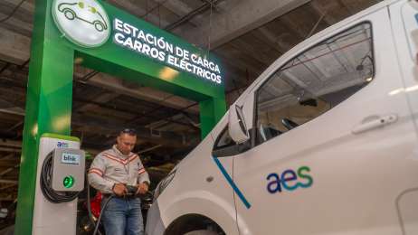 AES El Salvador suma nueva red de puntos de carga