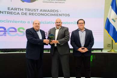AES El Salvador recibe galardn por impulsar movilidad sostenible