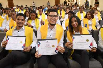 Se gradan 186 jvenes en distintas reas tcnicas de la Escuela Taller del Ministerio de Trabajo dominicano