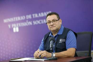 Anuncian nuevo salario mnimo en industria y servicio en El Salvador, ser de $408.80