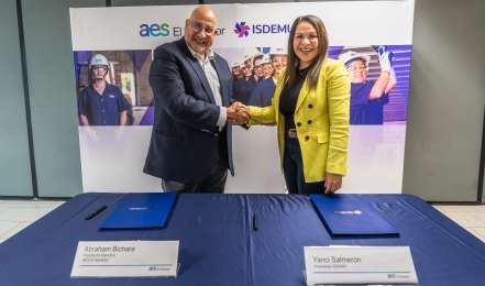 AES El Salvador e ISDEMU renuevan su compromiso con la formacin tcnica de mujeres electricistas