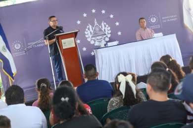 Nuevo grupo de trabajadores salvadoreos viaja a Canad bajo el Programa de Migracin Laboral