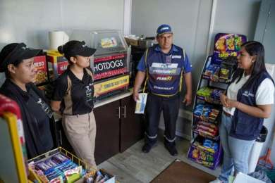 Ministerio de Trabajo de El Salvador verifica derechos laborales en das de asueto