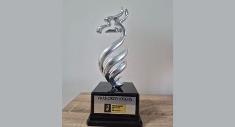 El Dragon Oro Blanco Awards of Happiness para Francisco Loscos