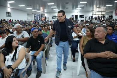 Ministro Rolando Castro dialog con empleados municipales sobre retos de la carrera administrativa