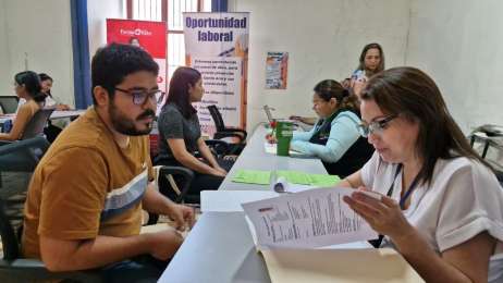 Empresas ofrecen oportunidades laborales en sedes del MTPS y brindan apoyo para mejorar hojas de vida