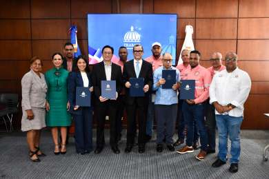 Acuerdan mejoras salariales y beneficios sociales para mineros dominicanos