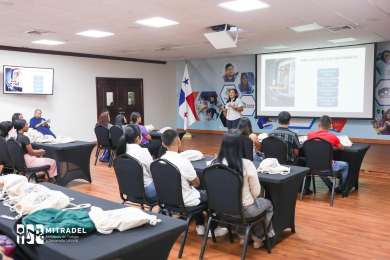 J�venes de �Mi Primer Empleo� reciben capacitaci�n para su inserci�n laboral en Panam�