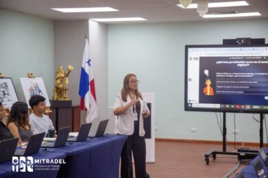 Capacitan a j�venes de Mi Primer Empleo en herramientas digitales de Microsoft Office