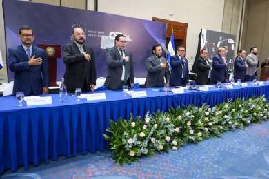 El Salvador fortalece el di�logo tripartito y destaca salida de la Lista Corta de OIT