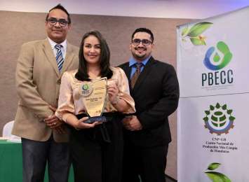 Reconocen a Nestl Hondurea con Tres Estrellas del Programa Bandera Ecolgica