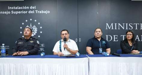 Dialogan para reordenar a vendedores por cuenta propia en El Salvador