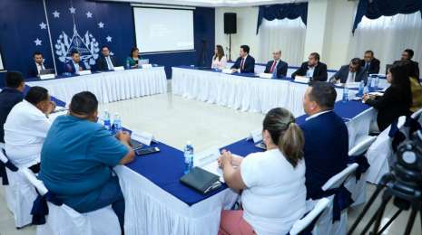 Estudian propuestas de incrementos al salario mnimo en El Salvador