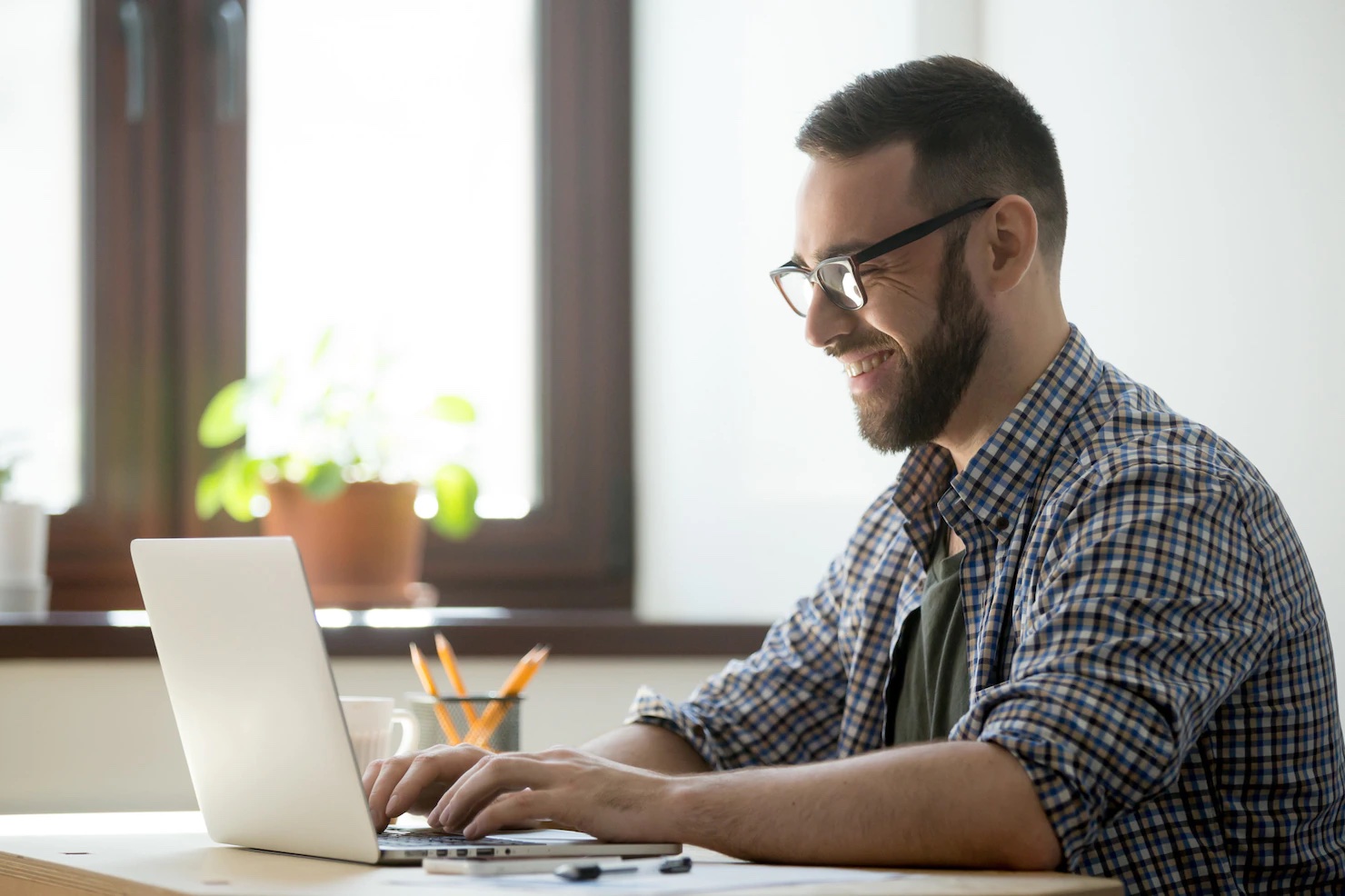Cmo mantener una buena postura frente a la computadora?